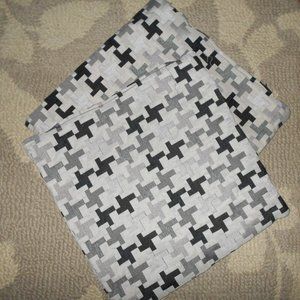 17" Throw Pillow covers (set of 2) zip closure